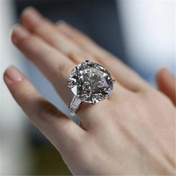 🛳 7.26Ct Round Cut + 4pcs Emerald Cut Engagement Silver Dia Ring - Picture 1 of 16